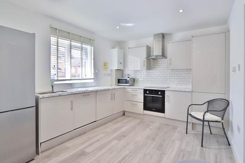 5 bedroom end of terrace house for sale, Willow Road, New Malden