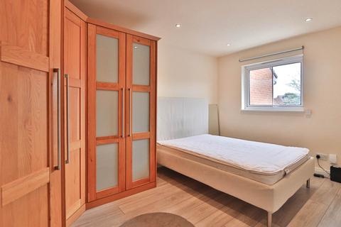 5 bedroom end of terrace house for sale, Willow Road, New Malden