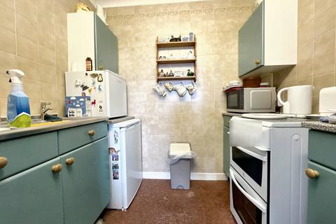 1 bedroom flat for sale, Longridge Avenue, Saltdean BN2