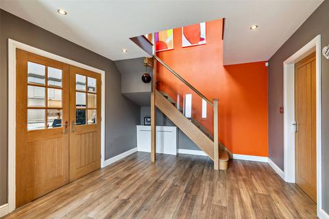 1 Cwrt Arthur, Rhewl, Ruthin, LL15 2UJ