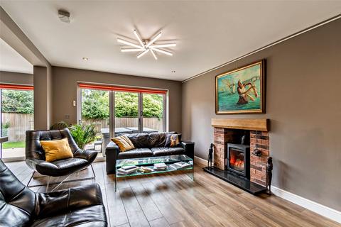 1 Cwrt Arthur, Rhewl, Ruthin, LL15 2UJ