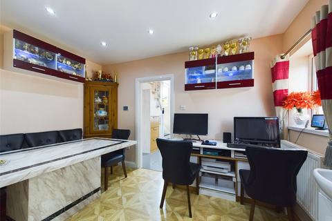 105 Linden Road, Gloucester, GL1 5JA
