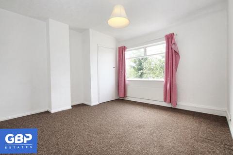 3 bedroom semi-detached house to rent, Windermere Avenue, Hornchurch, RM12