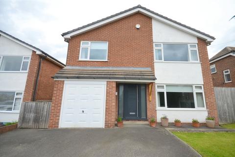 4 bedroom detached house for sale, Foxroyd Avenue, Mirfield, West Yorkshire, WF14