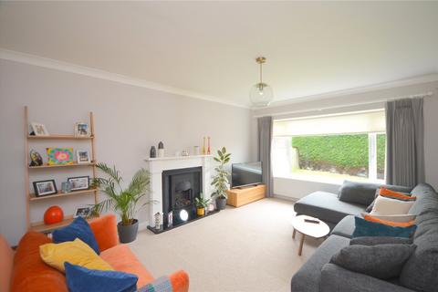 4 bedroom detached house for sale, Foxroyd Avenue, Mirfield, West Yorkshire, WF14