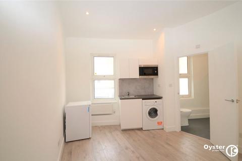 Studio to rent, West Green Road, Turnpike Lane N15