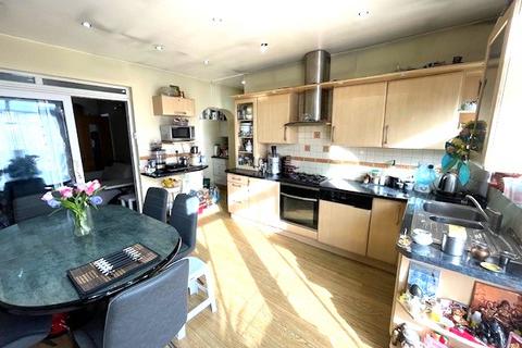 3 bedroom semi-detached house for sale, Montrose Avenue, Edgware