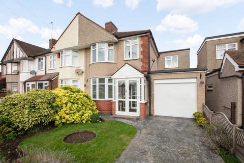 4 bedroom end of terrace house for sale, Sherwood Park Avenue, Sidcup, DA15