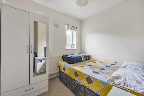 2 Morris Road, Northampton, NN2 7PZ