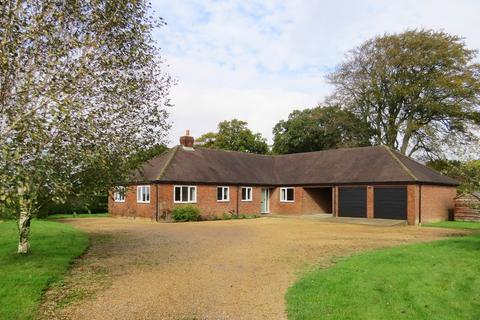 4 bedroom bungalow to rent, Colemore, Alton, Hampshire, GU34