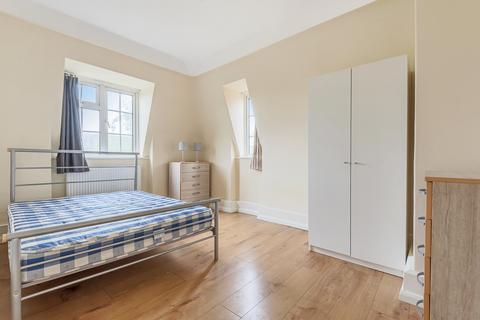 2 bedroom flat to rent, Boundfield Road London SE6