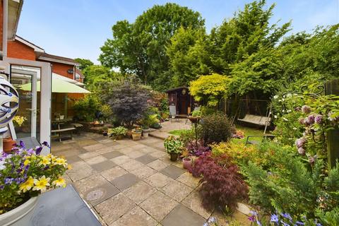 20 Low Fold Close, Worcester, WR2 5UE