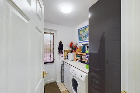 20 Low Fold Close, Worcester, WR2 5UE