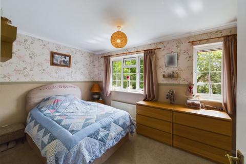 20 Low Fold Close, Worcester, WR2 5UE
