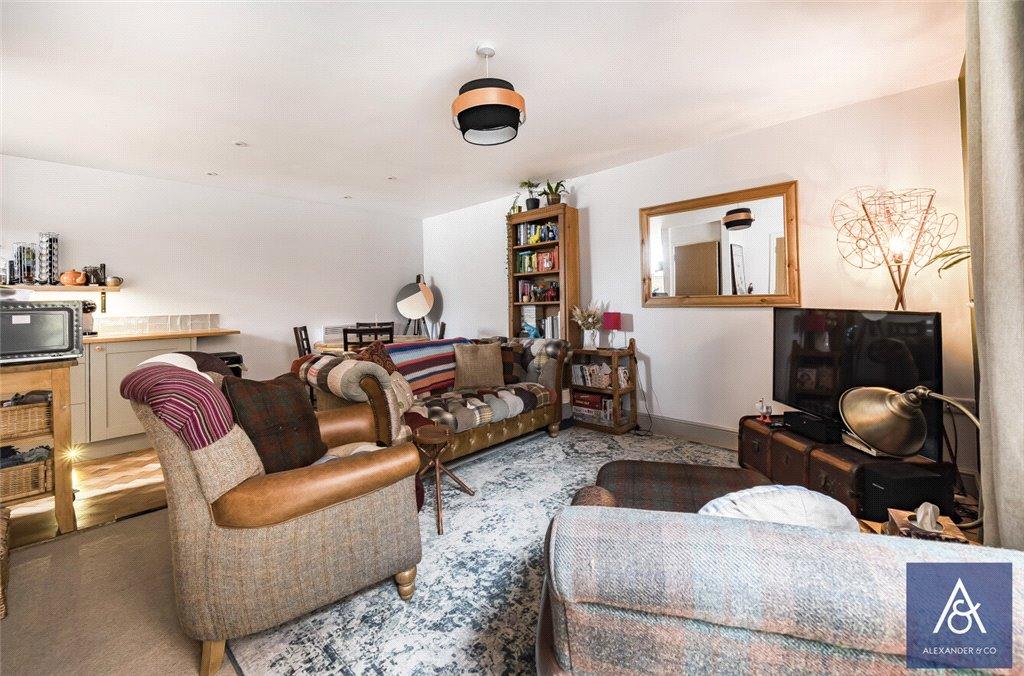 Living/Dining Area