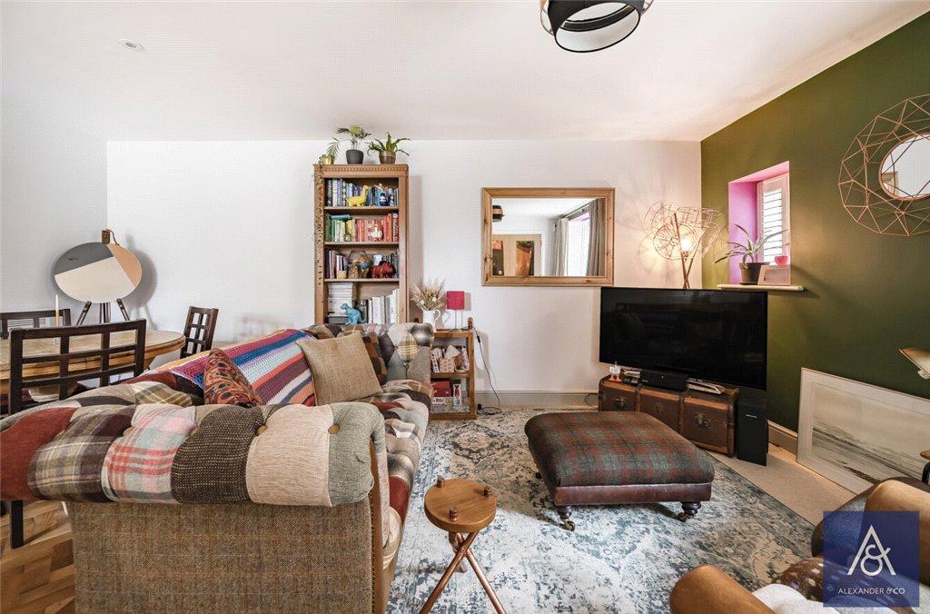 Living/Dining Area
