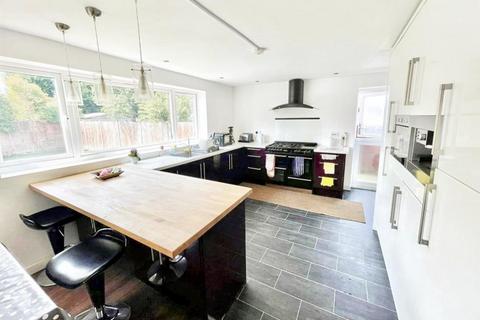 House share to rent, Hawthorn Drive, Uxbridge UB9
