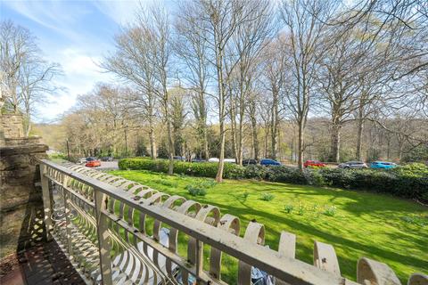 2 bedroom apartment for sale, Oakhampton Court, Park Avenue, Roundhay, Leeds