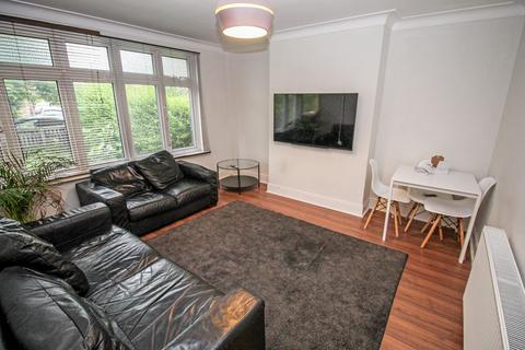 4 bedroom semi-detached house to rent, Stanmore Crescent, Burley, Leeds, LS4