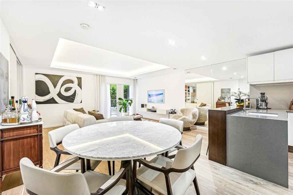 Kitchen/Reception