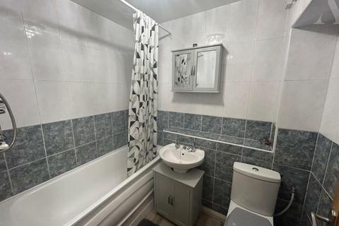 2 bedroom flat for sale, Flat 3, Gilbertstone Court, 32 Moat Lane, Yardley, Birmingham, West Midlands