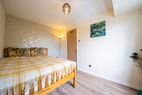 9 Angleton Avenue, Sheffield, S2 1NB