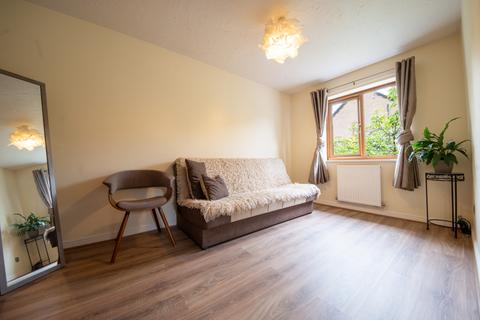 9 Angleton Avenue, Sheffield, S2 1NB