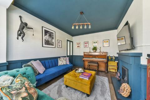 3 bedroom end of terrace house for sale, Westdean Avenue, London