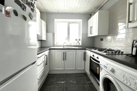 2 bedroom maisonette for sale, Carnforth Close, Epsom, Surrey. KT19 9HQ