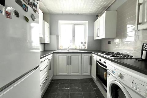 31 Carnforth Close, Epsom, KT19 9HQ