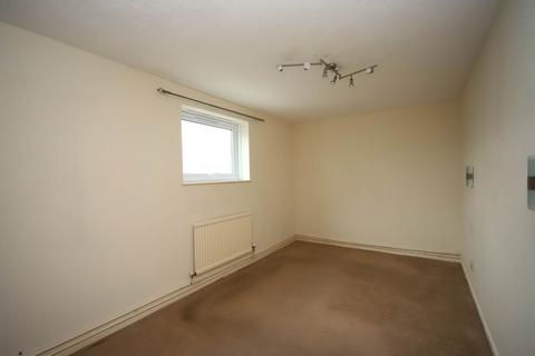 3 bedroom apartment to rent, Drivers Court, Leighton Buzzard