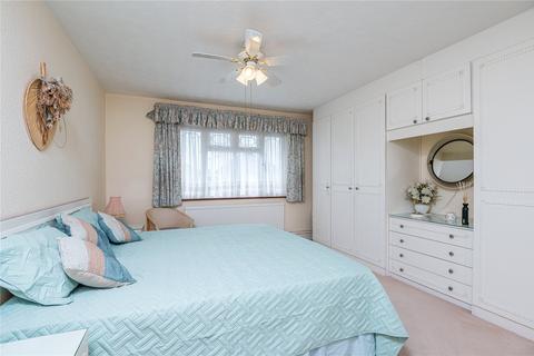 107 Marcus Avenue, Thorpe Bay, Southend-on-sea, SS1 3LQ