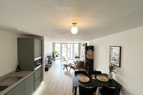 2 bedroom flat for sale, Worsdell Drive, Ochre Yards, Gateshead, Tyne and Wear, NE8 2DF