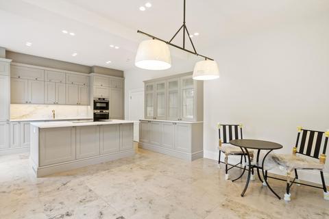 3 bedroom flat to rent, Evelyn Gardens, South Kensington, London, SW7