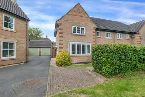 3 bedroom end of terrace house for sale, Finn Close, Bourne, PE10