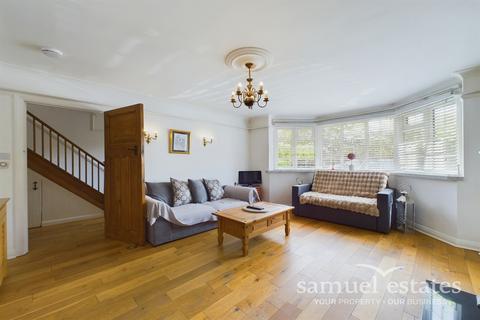 5 bedroom terraced house for sale, Gibsons Hill, London, SW16