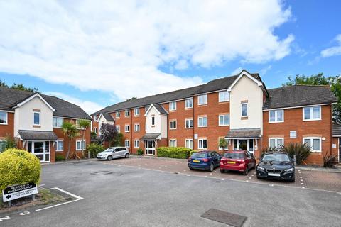 2 bedroom flat for sale, Firs Avenue, Windsor, SL4