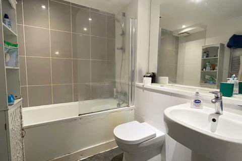 1 bedroom flat to rent, Middleton Road, Carshalton SM5