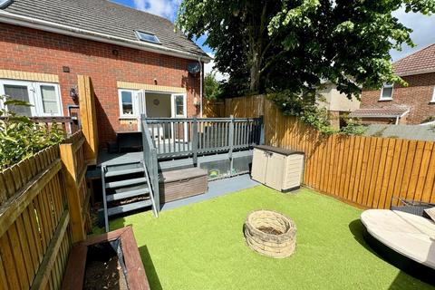 2 bedroom end of terrace house for sale, Tatnam Road, Poole, BH15