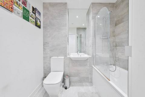 1 bedroom flat for sale, Camden Road, Islington, London, N7