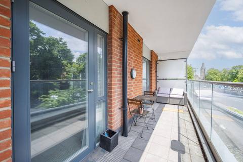 1 bedroom flat for sale, Camden Road, Islington, London, N7