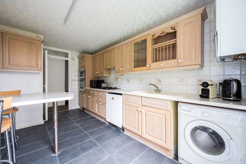 3 bedroom maisonette to rent, Conistone Way, Islington, London, N7