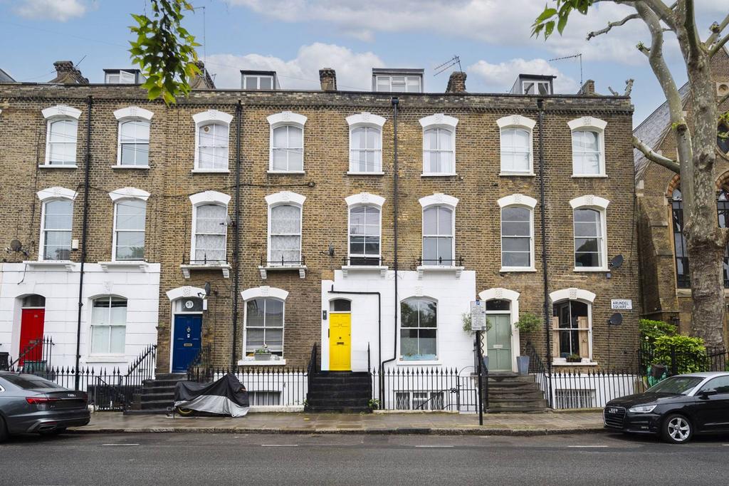 Arundel Square, Barnsbury, London, N7 1 bed flat to rent - £2,150 pcm ...