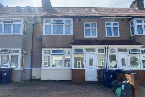 3 bedroom terraced house for sale, Stanley Road, Southall
