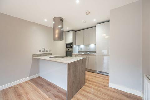 3 bedroom flat to rent, TAPSTER STREET, High Barnet, Barnet, EN5