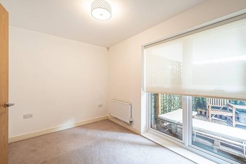 3 bedroom flat to rent, TAPSTER STREET, High Barnet, Barnet, EN5