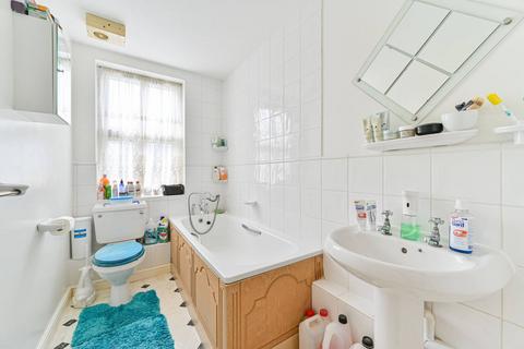 1 bedroom flat for sale, Brayards Road, Nunhead, London, SE15