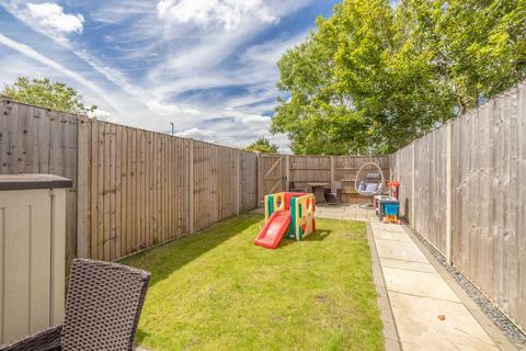 94b Penn Road, Datchet, Slough, SL3 9JE