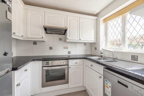 94b Penn Road, Datchet, Slough, SL3 9JE