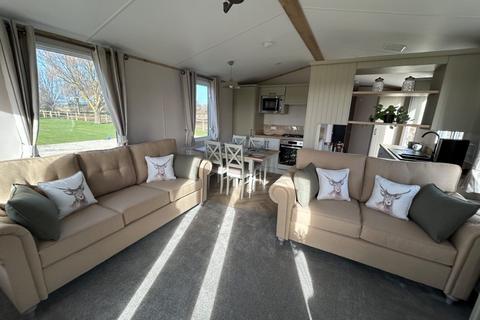 3 bedroom lodge for sale, New Beach Holiday Park